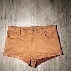 Adventurous Girlie Faux Suede Shorts